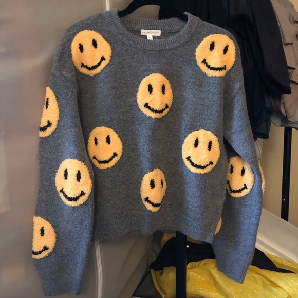 NWOT Grey Lab Happy face Grey sweater - Picture 1 of 3